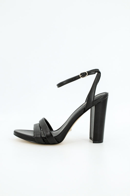 Guess Footwear (FL6FYNLEA03-BLACK) Women